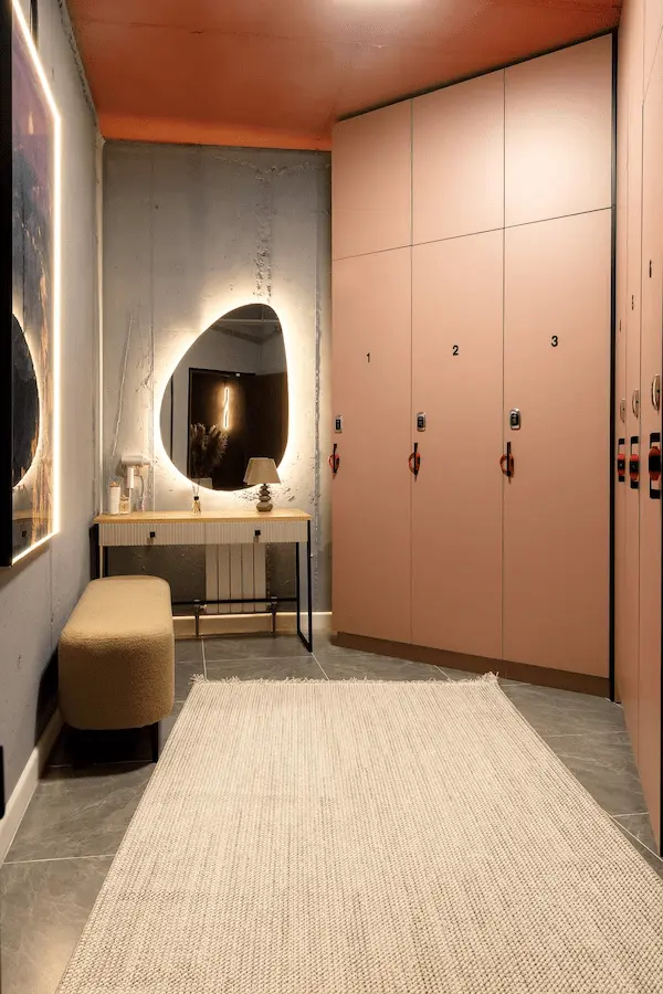 Просторная раздевалка